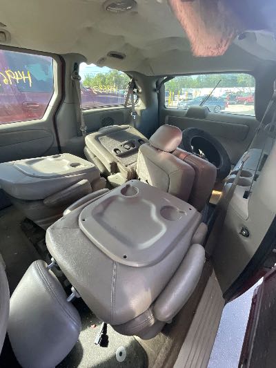 2003 Chrysler Town & Country Location - Chrysler - Row 40 - Stock # H49633