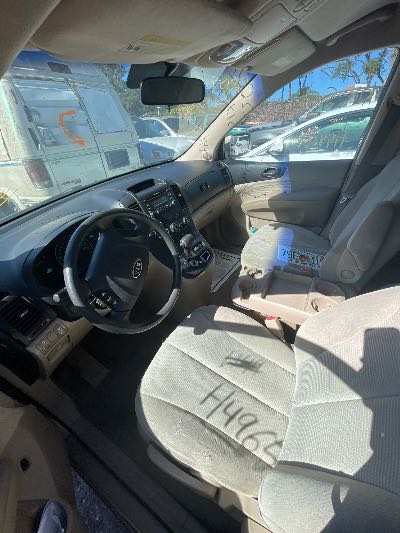 2007 Kia Sedona Location - Imports - Row 12 - Stock # H49650