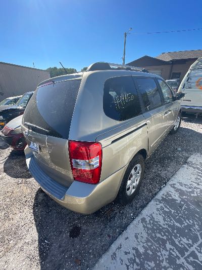 2007 Kia Sedona Location - Imports - Row 12 - Stock # H49650