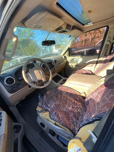 2003 Ford Expedition Location - Large Trucks & Vans - Row 48 - Stock # H49659