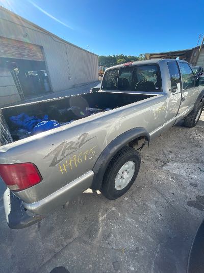 2001 Chevrolet S10 Pickup Location - GM - Row 30 - Stock # H49675