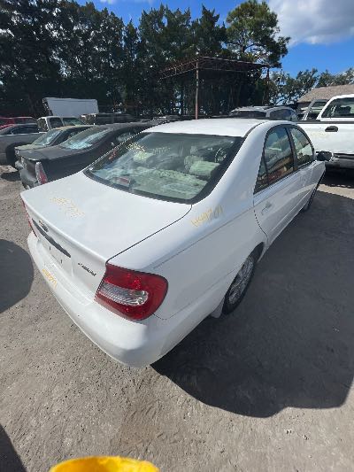 2004 Toyota Camry LE FWD 4D Sedan 2.4 4cyl. Location - Imports - Row 14 - Stock # H49701