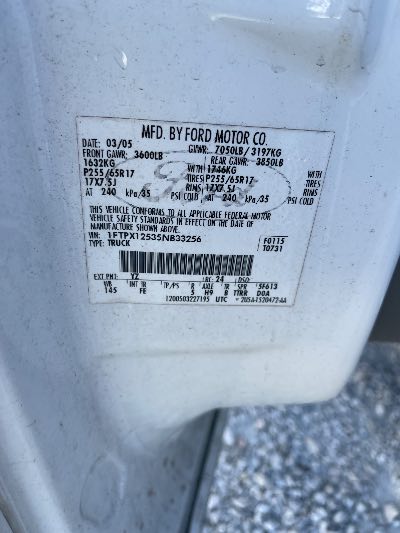 2005 Ford F-150 Location - Large Trucks & Vans - Row 48 - Stock # H49714