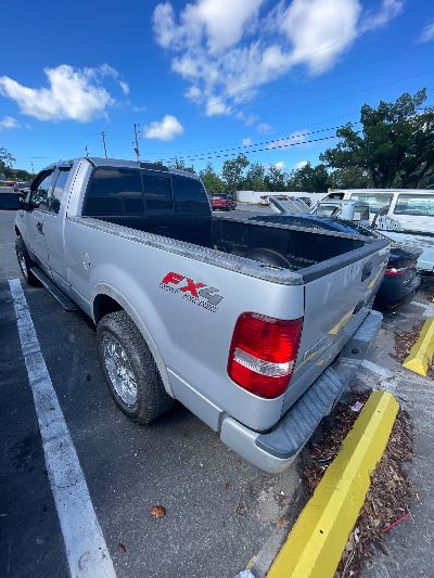 2004 Ford F-150 Location - Large Trucks & Vans - Row 32 - Stock # H49727