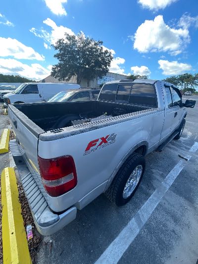 2004 Ford F-150 Location - Large Trucks & Vans - Row 32 - Stock # H49727