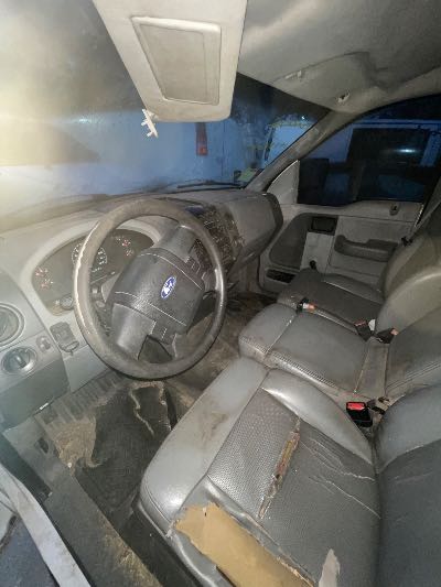 2005 Ford F-150 Location - Large Trucks & Vans - Row 34 - Stock # H49689