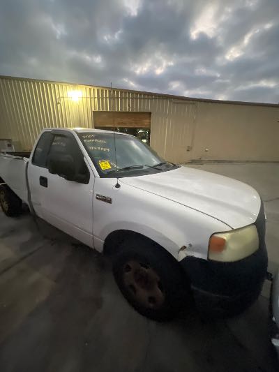 2005 Ford F-150 Location - Large Trucks & Vans - Row 34 - Stock # H49689