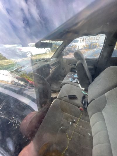 1995 Dodge Ram 2500 Location - Large Trucks & Vans - Row 27 - Stock # H49649