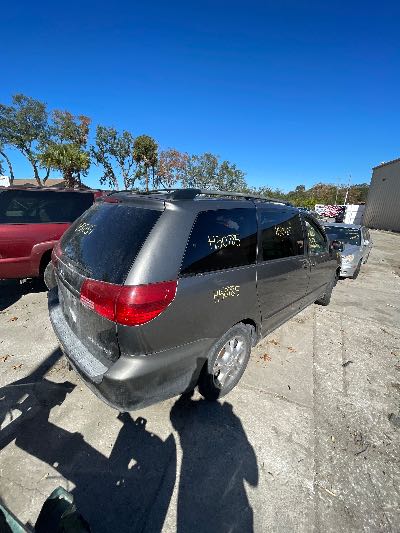 2005 Toyota Sienna Location - Imports - Row 25 - Stock # H50785