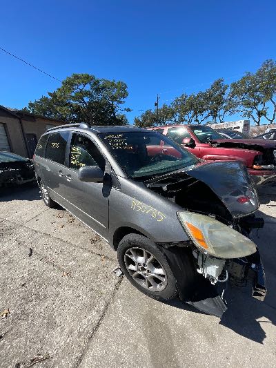 2005 Toyota Sienna Location - Imports - Row 25 - Stock # H50785