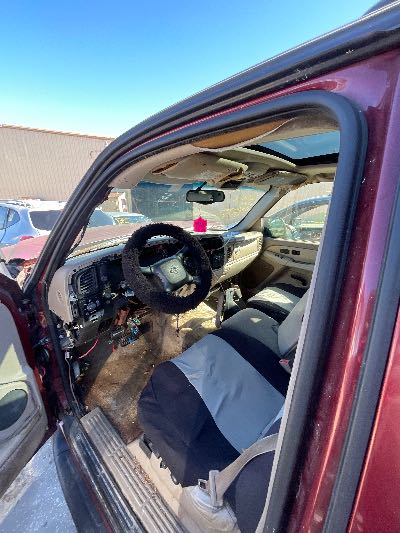 2002 Chevrolet Suburban 1500 Location - Large Trucks & Vans - Row 23 - Stock # H50782