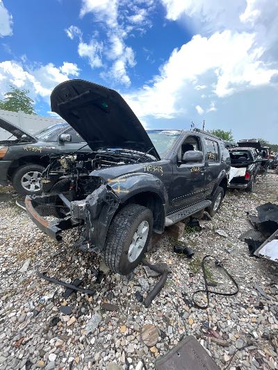 2011 Nissan Pathfinder Location - Large Trucks & Vans - Row 23 - Stock # H53213