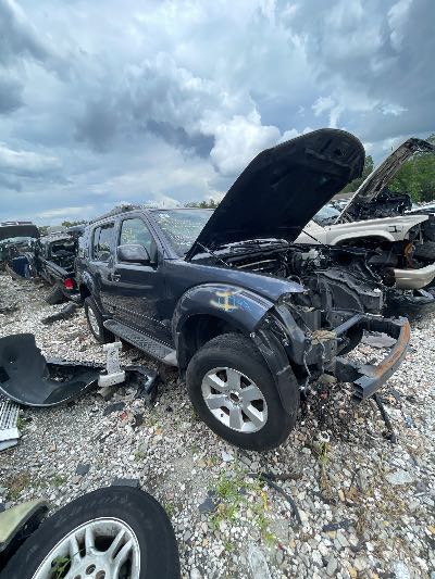 2011 Nissan Pathfinder Location - Large Trucks & Vans - Row 23 - Stock # H53213