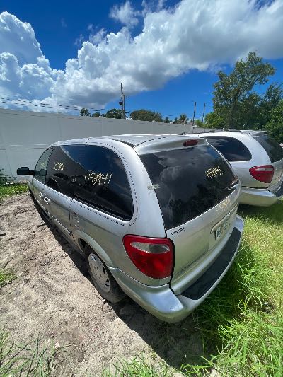 2007 Chrysler Town & Country Location - Chrysler - Row 39 - Stock # H53941