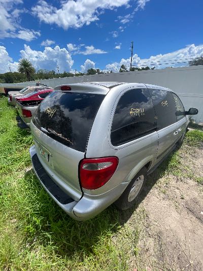 2007 Chrysler Town & Country Location - Chrysler - Row 39 - Stock # H53941