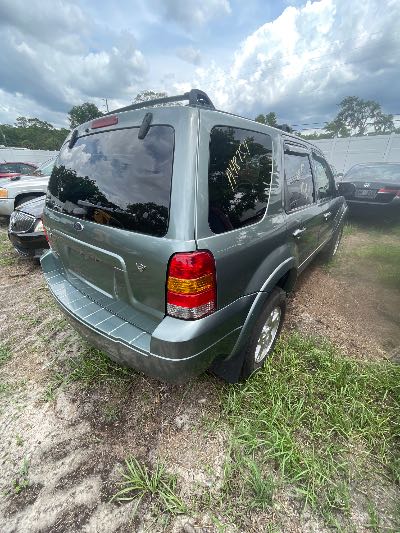 2006 Ford Escape Location - Ford - Row 30 - Stock # H48754