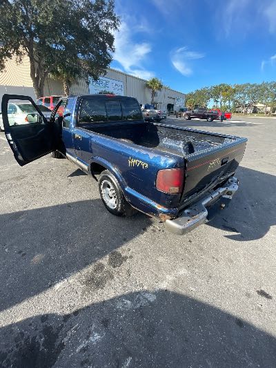 2001 Chevrolet S10 Pickup Location - GM - Row 30 - Stock # H49793