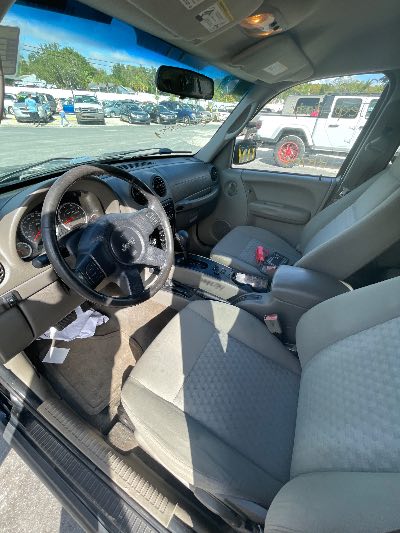 2006 Jeep Liberty Location - Chrysler - Row 46 - Stock # H49784