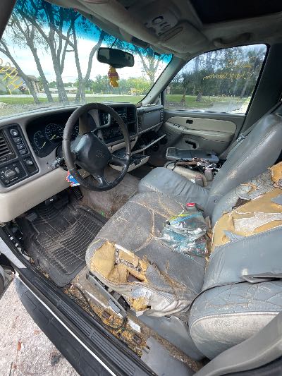 2000 Chevrolet Suburban Location - Large Trucks & Vans - Row 48 - Stock # H49833