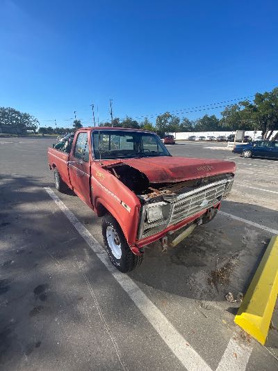 1986 Ford F-150 Location - Large Trucks & Vans - Row 48 - Stock # H49889