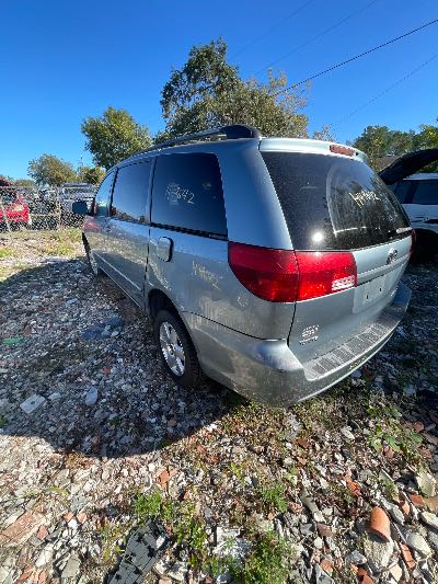 2004 Toyota Sienna Location - Imports - Row 22 - Stock # H49642
