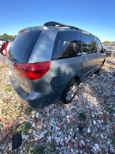 2004 Toyota Sienna Location - Imports - Row 22 - Stock # H49642