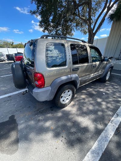 2003 Jeep Liberty Location - Chrysler - Row 43 - Stock # H49898
