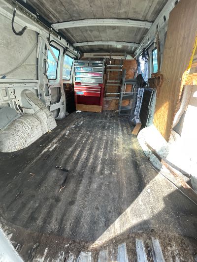 2005 GMC Savana Location - Large Trucks & Vans - Row 28 - Stock # H49344