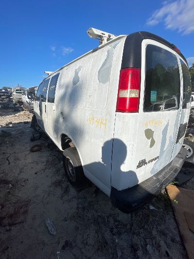 2005 GMC Savana Location - Large Trucks & Vans - Row 28 - Stock # H49344