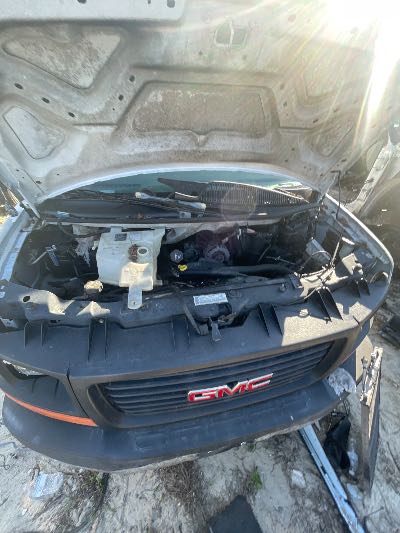 2005 GMC Savana Location - Large Trucks & Vans - Row 28 - Stock # H49344