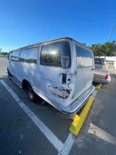 1994 Dodge Ram Wagon Location - Large Trucks & Vans - Row 48 - Stock # H49899