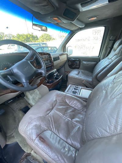 1999 GMC Savana Location - Large Trucks & Vans - Row 18 - Stock # H49869