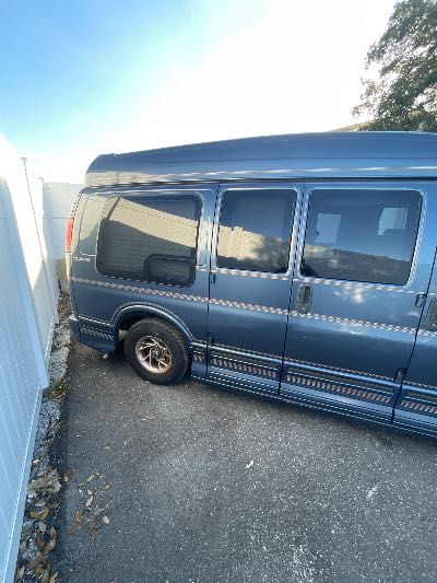 1999 GMC Savana Location - Large Trucks & Vans - Row 18 - Stock # H49869