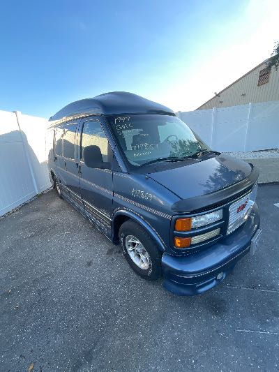 1999 GMC Savana Location - Large Trucks & Vans - Row 18 - Stock # H49869