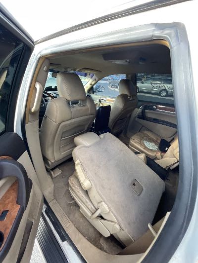 2009 Buick Enclave Location - GM - Row 32 - Stock # H49958