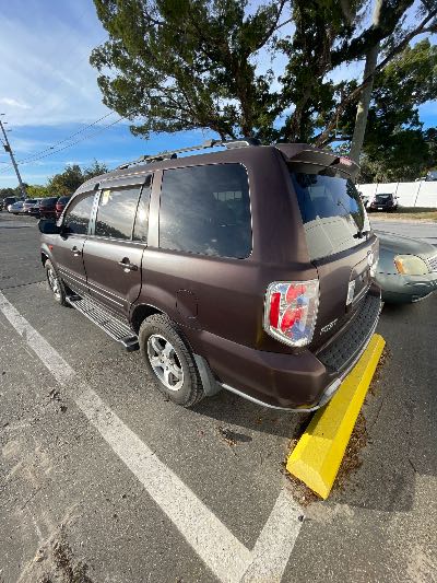 2007 Honda Pilot EX-L FWD 4D SUV 3.5 6cyl. Location - Imports - Row 26 - Stock # H49918