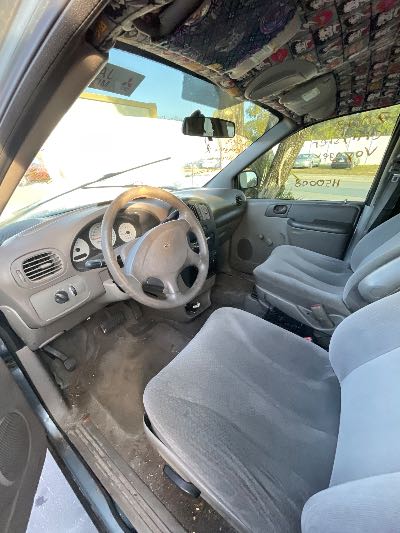 2003 Chrysler Voyager Location - Chrysler - Row 44 - Stock # H50008