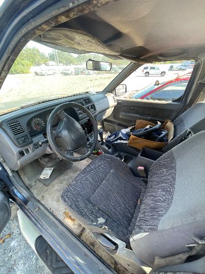 2000 Nissan Frontier 2WD Location - Large Trucks & Vans - Row 49 - Stock # H50028