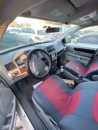 2010 Chrysler Town & Country Location - Chrysler - Row 44 - Stock # H50029