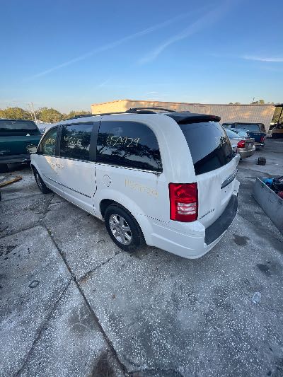 2010 Chrysler Town & Country Location - Chrysler - Row 44 - Stock # H50029