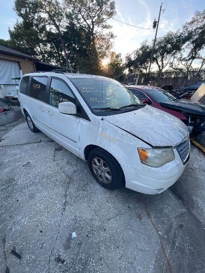 2010 Chrysler Town & Country Location - Chrysler - Row 44 - Stock # H50029