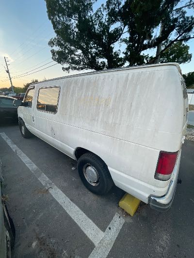 2000 Ford Econoline Location - Large Trucks & Vans - Row 14 - Stock # H50030