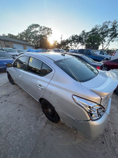 2015 Nissan Versa Location - Imports - Row 44 - Stock # H50007