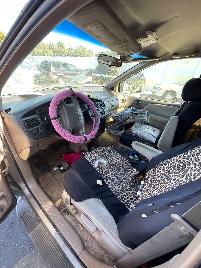 1999 Toyota Sienna Location - Imports - Row 46 - Stock # H50046