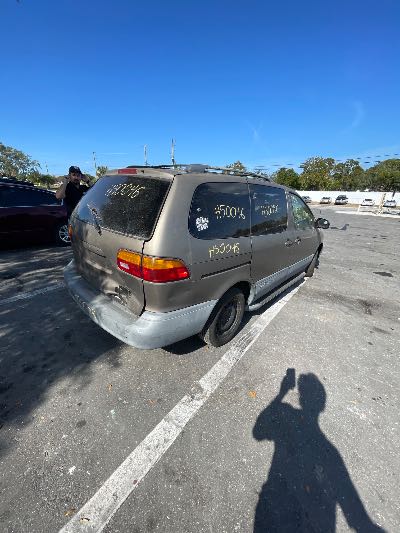 1999 Toyota Sienna Location - Imports - Row 46 - Stock # H50046