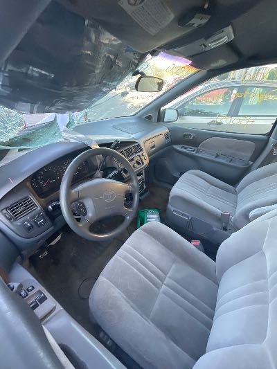 2000 Toyota Sienna Location - Imports - Row 42 - Stock # H50051