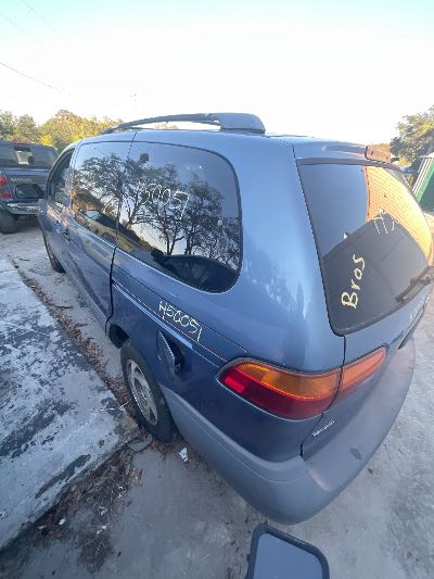 2000 Toyota Sienna Location - Imports - Row 42 - Stock # H50051