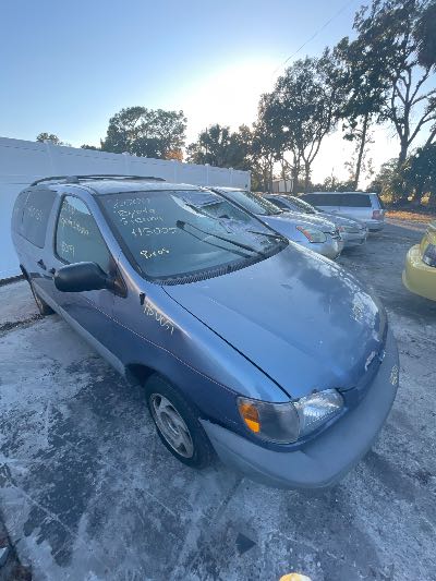 2000 Toyota Sienna Location - Imports - Row 42 - Stock # H50051