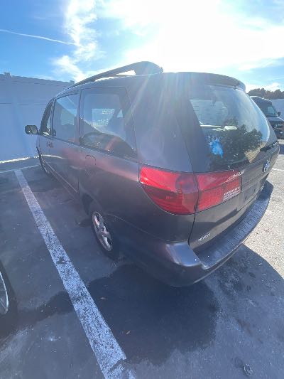 2005 Toyota Sienna Location - Imports - Row 1 - Stock # H50125