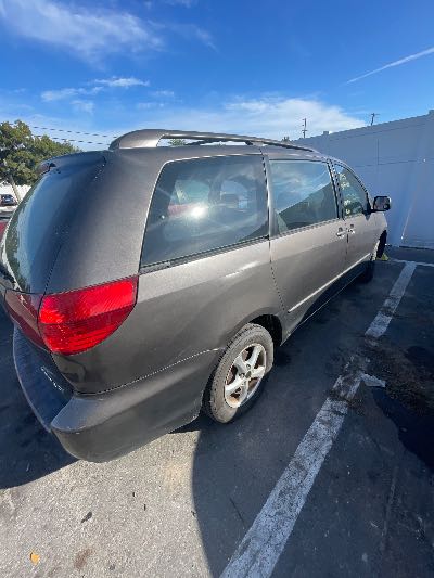 2005 Toyota Sienna Location - Imports - Row 1 - Stock # H50125